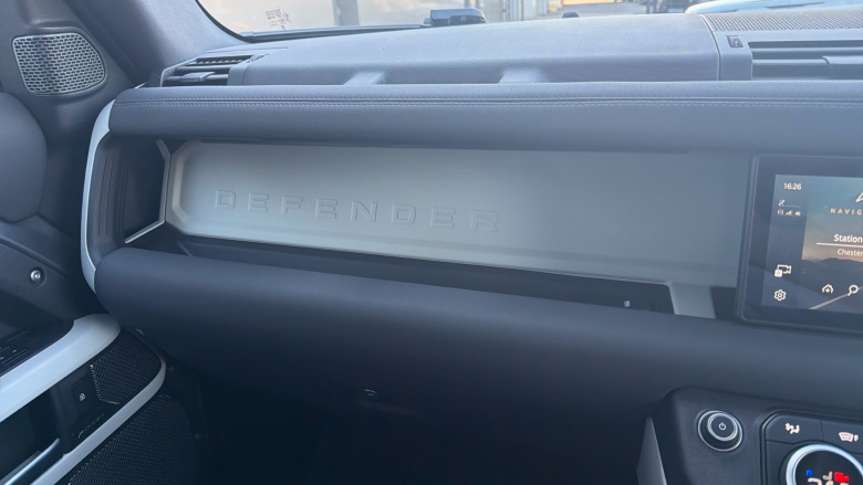 Land Rover Defender 2.0 D240 SE 110 5dr Auto Diesel Estate